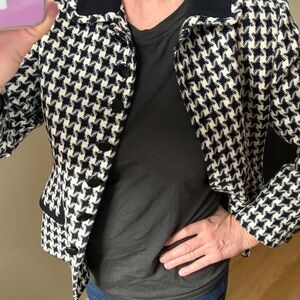 Valerie Stevens Black and White Houndstooth Blazer